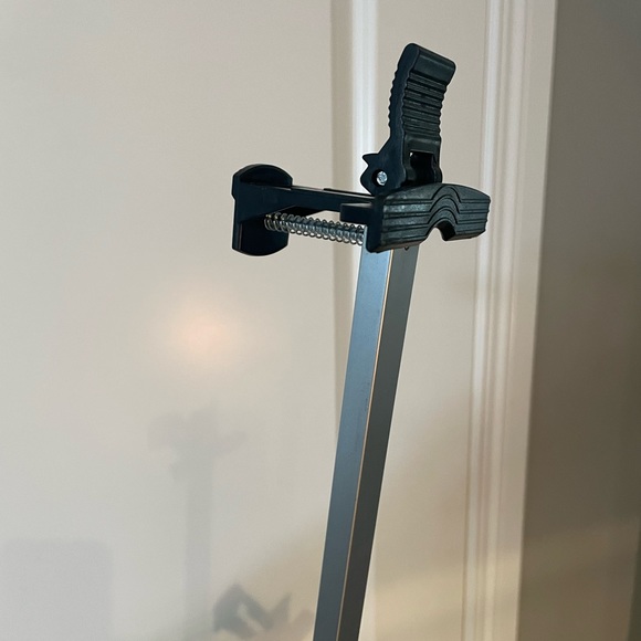 Adjustable Easel with Carry Case - Picture 4 of 9